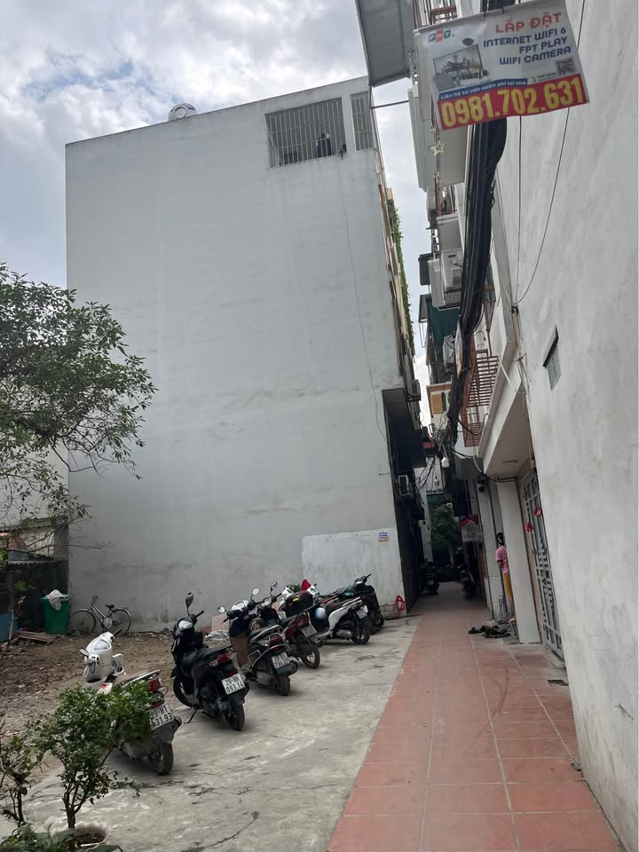 Nhà 5 tầng Ngõ 298 Ngọc Hồi 33m² giá 5 tỷ - Bán gấp trước Tết!