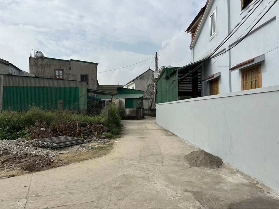 Đất Hưng Lộc Vinh 100m² giá 2.6 tỷ - Sổ đỏ chính chủ, vị trí đẹp!