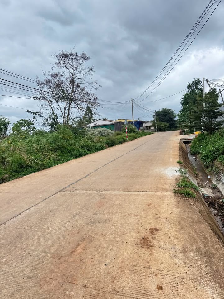 Đất thổ cư Cư Êbur 126m² giá 1.89 tỷ - Sổ đỏ chính chủ, an ninh tốt!