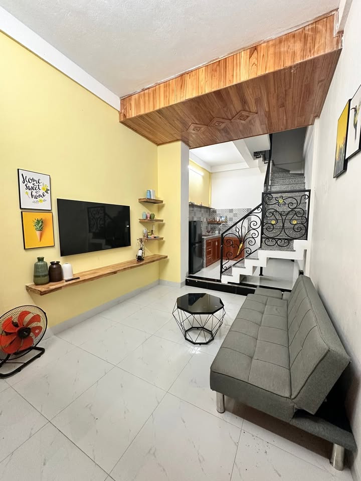 Nhà riêng 2 tầng Thủy Xuân 90m² giá 900 triệu - Full nội thất hiện đại!