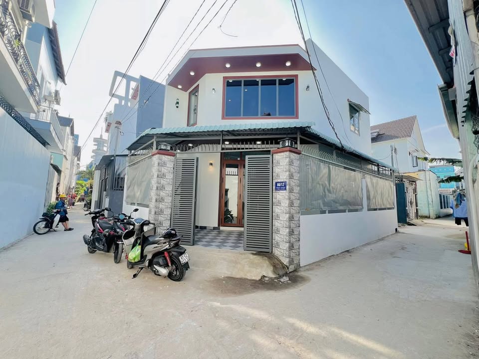 Nhà góc 2 mặt tiền Bình Chuẩn, Thuận An 68m² giá 2.95 tỷ - Đường thông thoáng, gần trung tâm