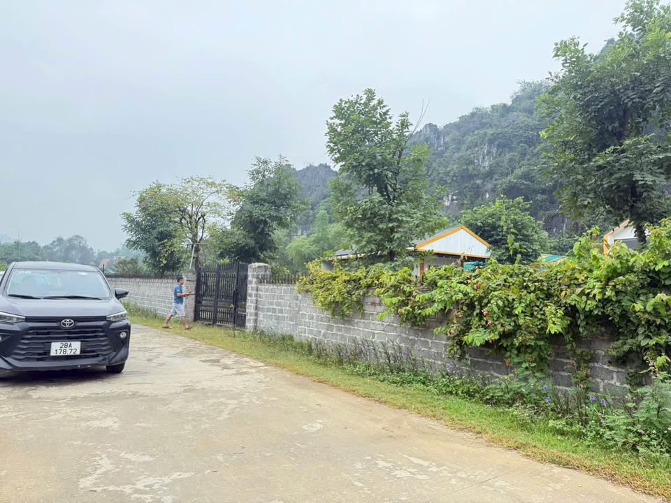 Lô đất nghỉ dưỡng Cao Dương, Lương Sơn 1400m² giá 4.2 tỷ - View thoáng đẹp, sẵn nhà mái thái!