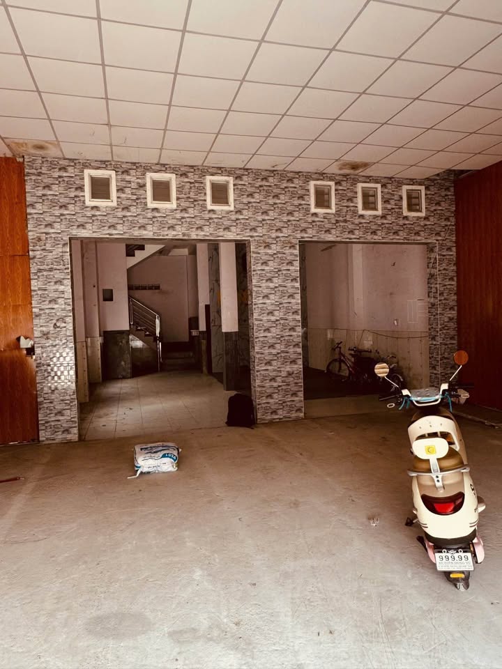 Nhà mặt tiền Đặng Thúc Vịnh Hóc Môn 120m² giá 20 triệu - Thích hợp kinh doanh đa ngành nghề!