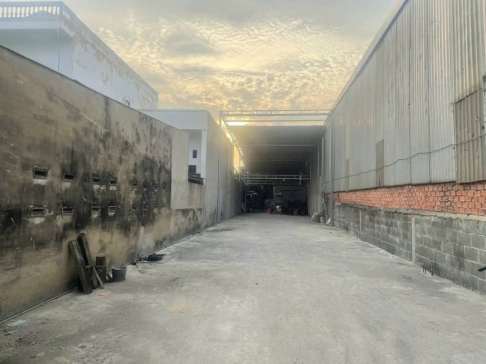 Bán mặt tiền Quốc Lộ 13, Thủ Đức, 320m² - Kinh doanh đỉnh cao!