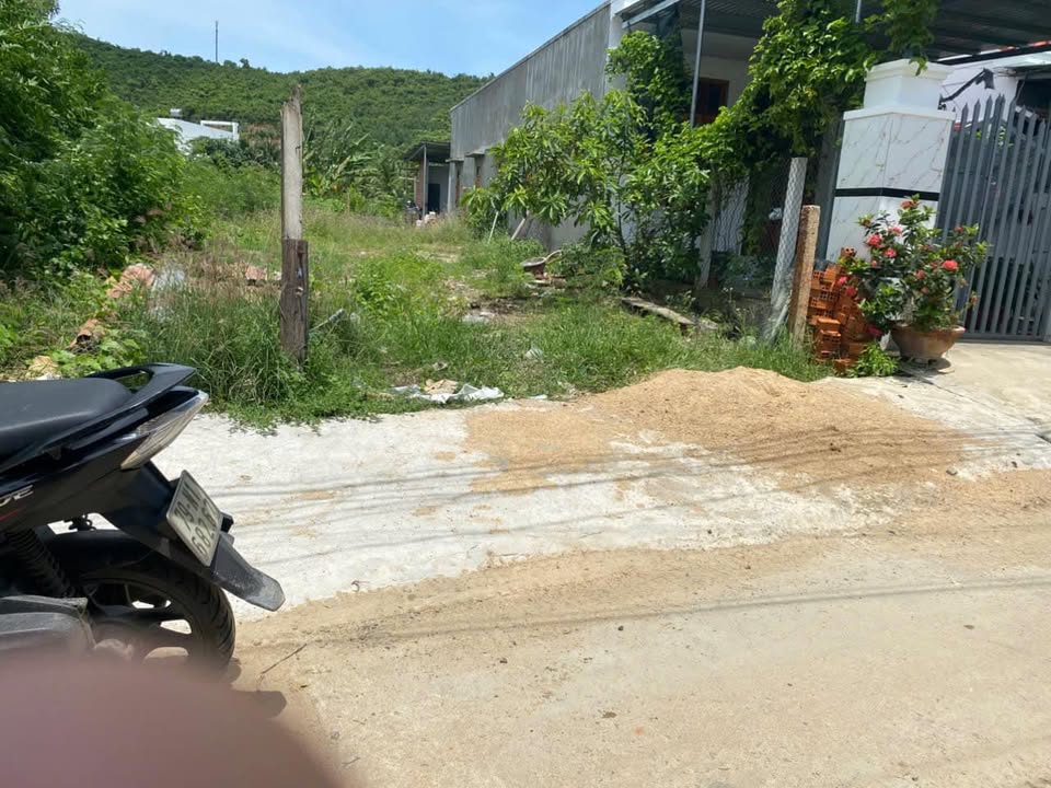 Đất nền Ninh Hòa 283m² giá chỉ 5.5 triệu/m² - Cơ hội vàng đầu tư!