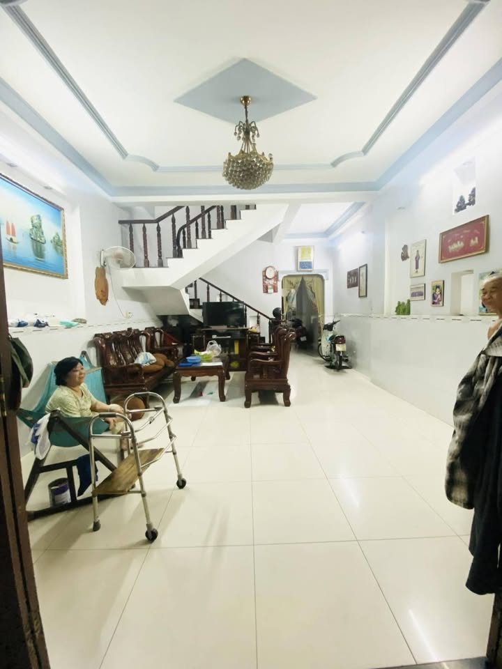 Nhà phố Quận 7 122m² giá 7.3 tỷ - Đầu tư sinh lời ngay!