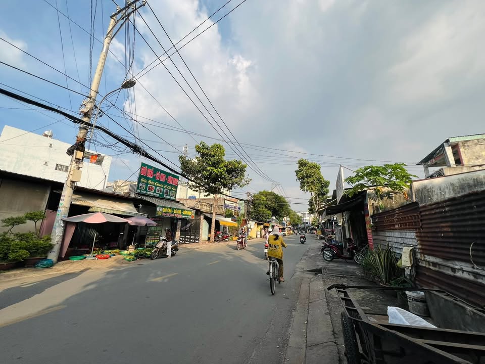 Mặt tiền kinh doanh Đ. Huỳnh Thị Hai, Tân Chánh Hiệp 375m² giá 16.1 tỷ - Đầu tư sinh lời ngay!