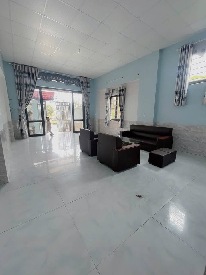 Nhà cấp 4 mới đẹp Đồng Tâm 98m² giá 3,05 tỷ - Vị trí siêu đẹp, đầy đủ nội thất