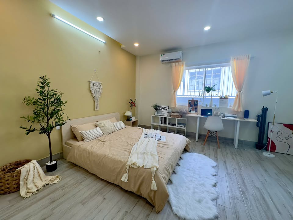 Phòng cho thuê tại quận 7 - Diện tích rộng, đầy đủ nội thất - Gần trung tâm