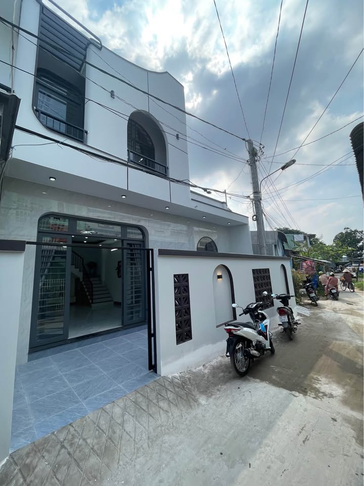 Nhà 2 tầng đường Dương Khuê, Bình Khánh 73m² giá 1 tỷ - Đẹp mê ly, ô tô vào tận nhà!