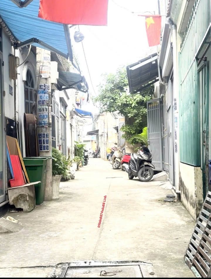 Nhà 2 Tầng Tại Tân Thới Hiệp, Quận 12 - Giá Chỉ 2.4 Tỷ - Sẵn Sàng Vào Ở!