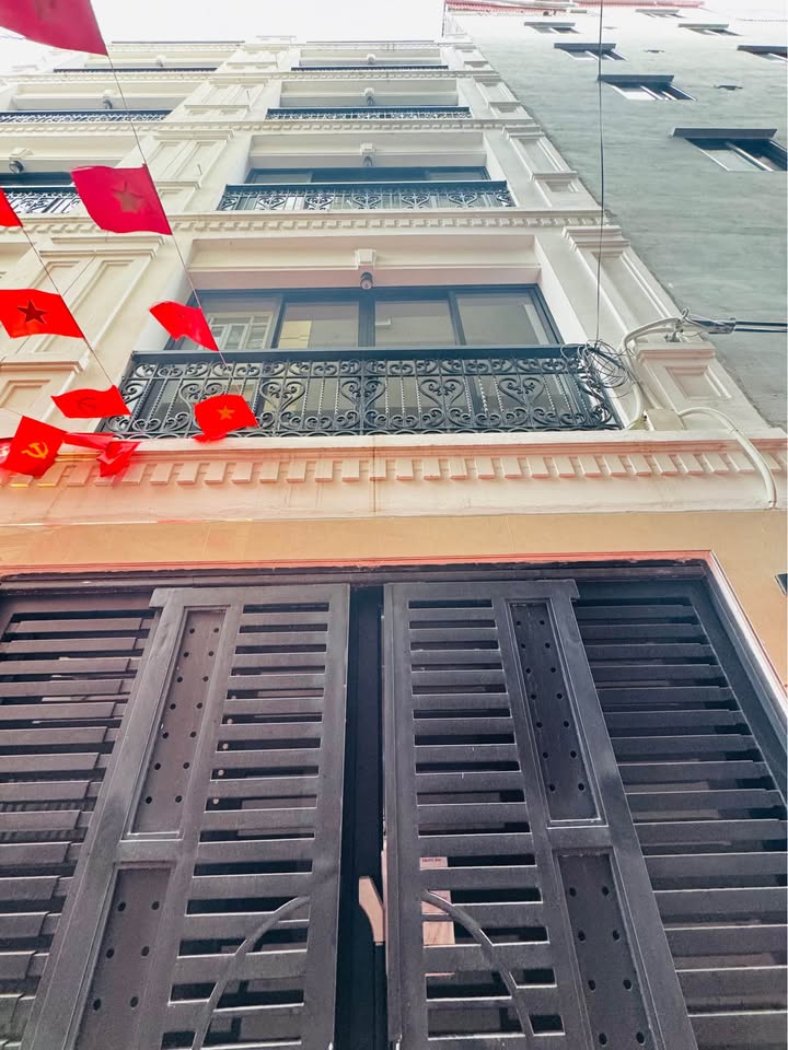 Nhà bán Xuân Đỉnh 36m² giá thỏa thuận - Nhà 7 tầng đẹp, thang máy tiện nghi!