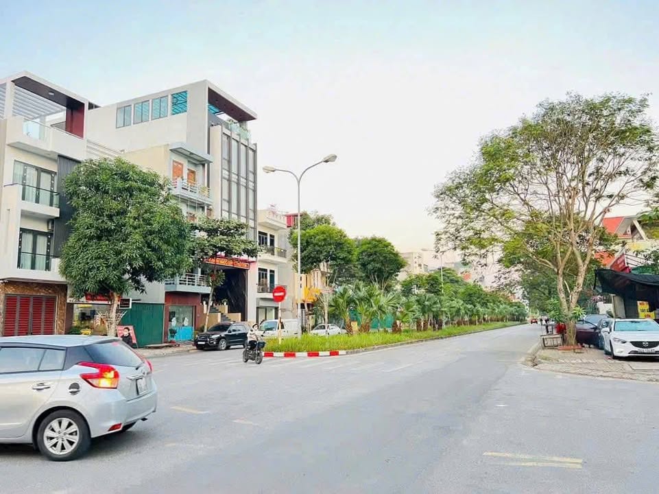 Bán FrontHouse Phạm Văn Đồng Hải Dương 57m² giá 5 tỷ - Mặt tiền rộng, kinh doanh thuận lợi!