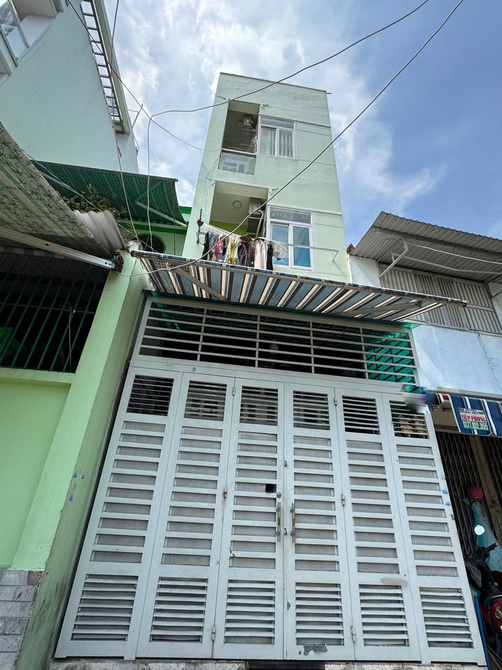 Nhà riêng Tân Hóa Quận 6 38.4m² giá 4 tỷ - Hẻm xe hơi vào tận nhà!