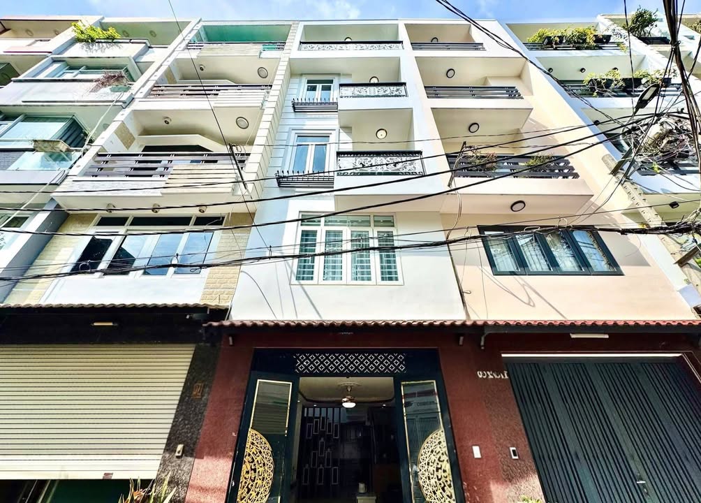 Nhà phân lô ô tô đỗ cửa Tây Mỗ, Nam Từ Liêm 42m² giá 8,7 tỷ - Kết nối giao thông thuận tiện!