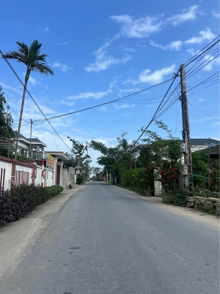 Đất nền Nghi Phong 200m² giá 6 tỷ - Vị trí đẹp, tiện ích phong phú!