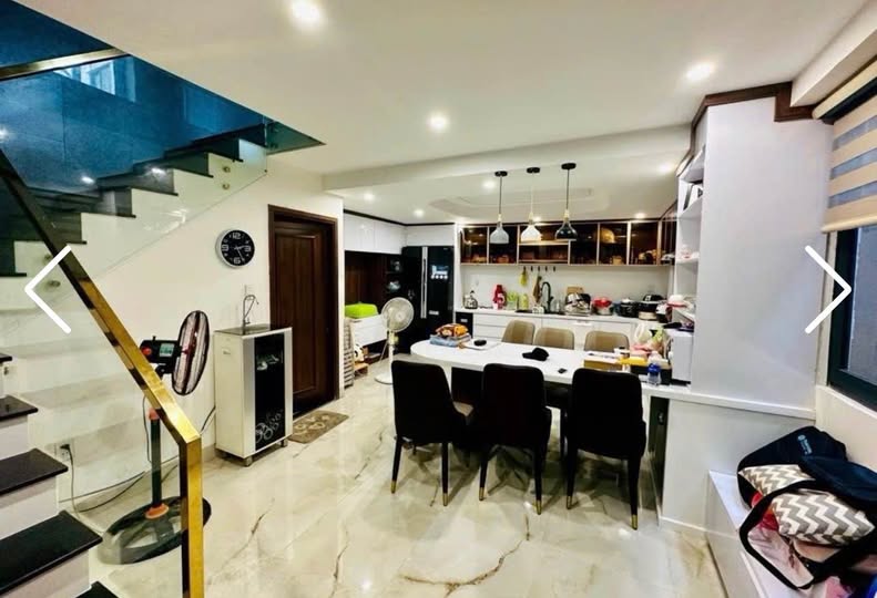 Nhà mặt tiền Đinh Tiên Hoàng, Hải Châu, Đà Nẵng 63m² giá 10.2 tỷ - Đầu tư sinh lời hấp dẫn!