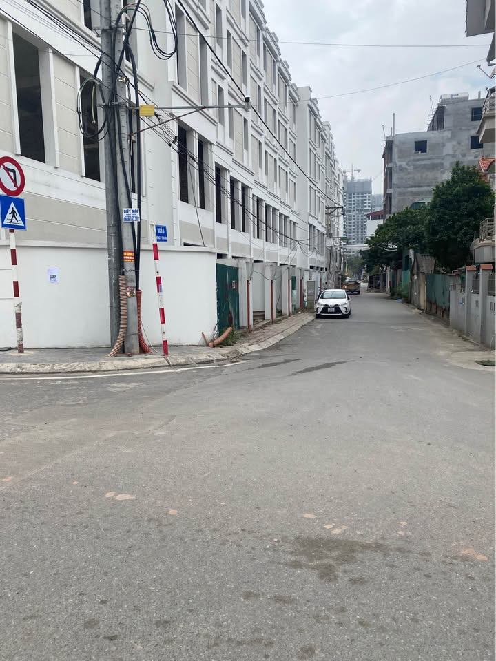 Nhà phố Gia Lâm Hà Nội 90m² giá thỏa thuận - Kinh doanh tốt ngay mặt ngõ Lý Thánh Tông!