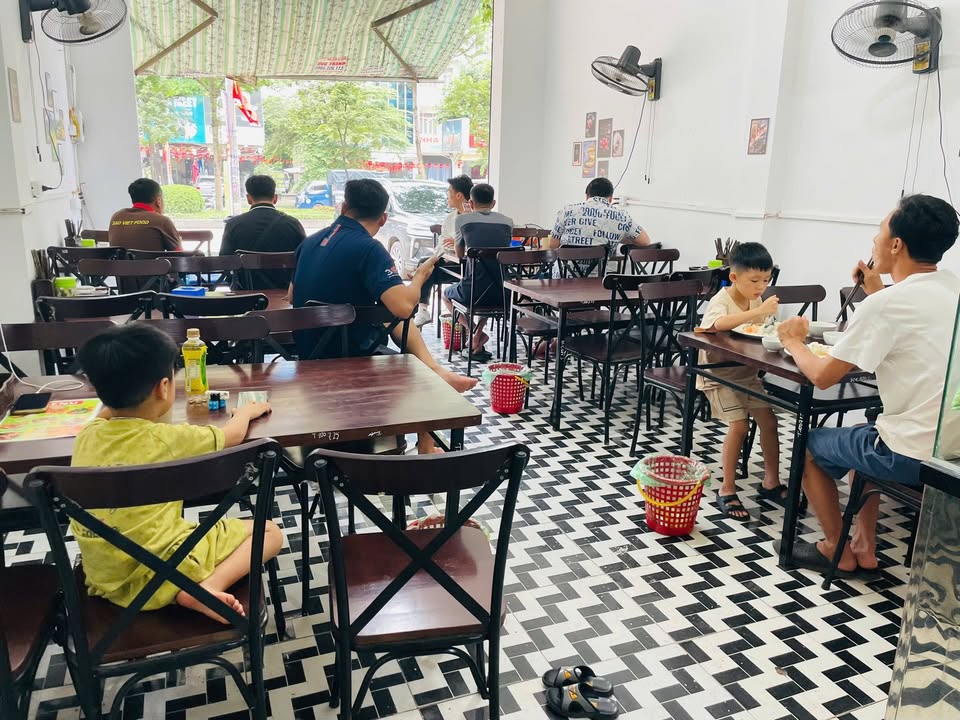 Quán ăn Dương Nội Hà Đông 50m² giá 60 triệu - Sang nhượng ngay, đầy đủ nội thất!