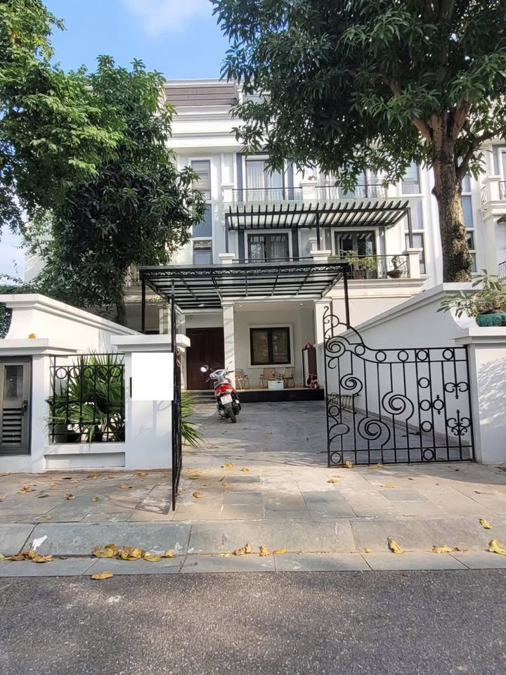 Biệt thự Eastern Park Thạch Bàn 160m² giá 30 tỷ - Đầu tư sinh lời ổn định!