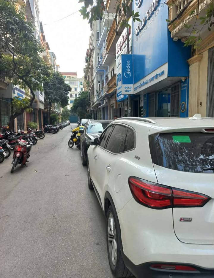 Nhà phố Đại Kim, Hoàng Mai 54m² giá 21.5 tỷ - Kinh doanh sầm uất, tiện ích đầy đủ!