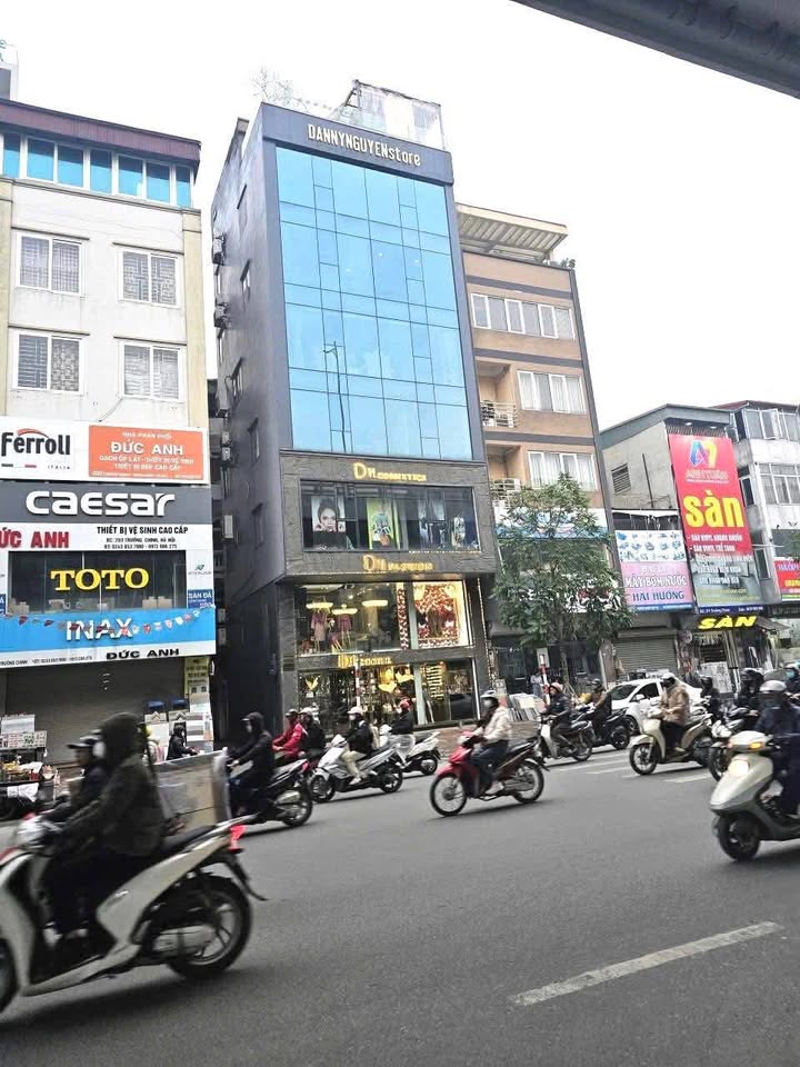 Nhà mặt phố Trường Chinh Thanh Xuân 80m² giá 49.8 tỷ - Vị trí đắc địa, kinh doanh thuận lợi!