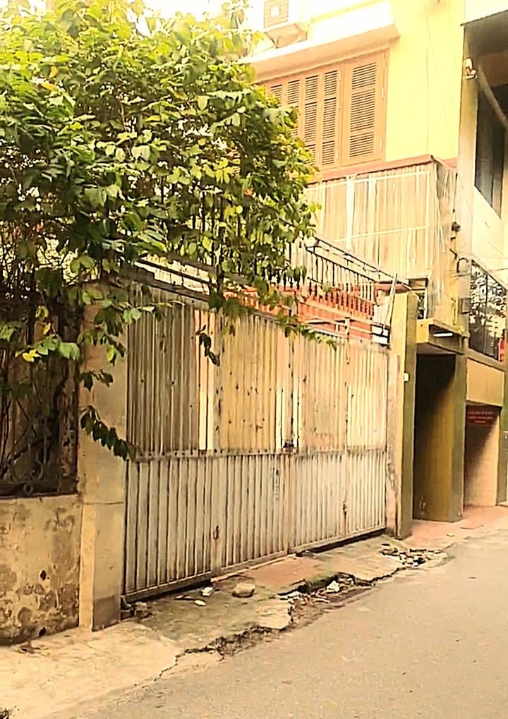 Đất xây tòa nhà Văn Phòng Nguyễn Phong Sắc, Cầu Giấy 100m² giá 40 tỷ - Cơ hội đầu tư hấp dẫn!