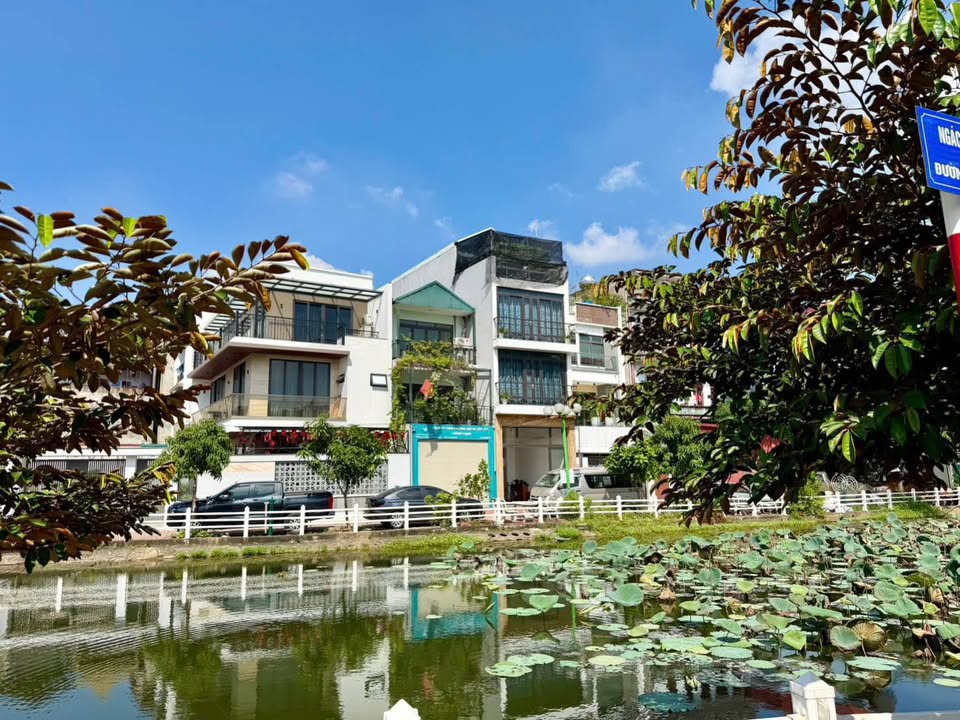 Nhà phố Phúc Lợi Long Biên 68m² giá 15 tỷ - Mặt tiền đẹp, kinh doanh lý tưởng!