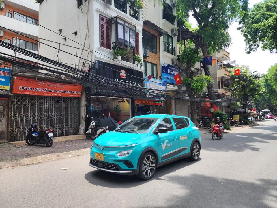 FrontHouse 84m² Hoàng Hoa Thám giá 26.5 tỷ - Kinh doanh sầm uất ngay trung tâm!