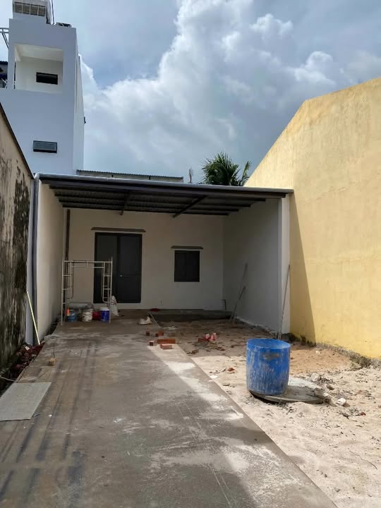 Nhà cấp 4 đường Trần Thủ Độ, Bình Tân, La Gi 96m² giá 1.85 tỷ - Sẵn sàng vào ở!