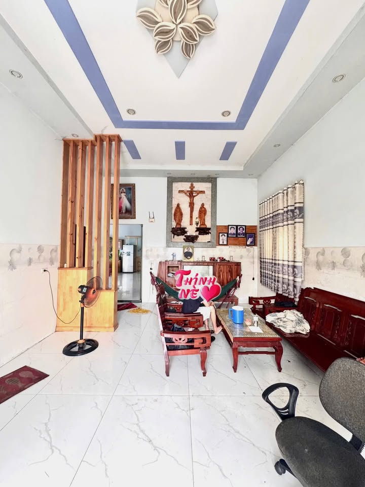 Nhà bán Hố Nai, Biên Hòa 300m² giá 6.8 tỷ - Sổ riêng thổ cư, chính chủ!