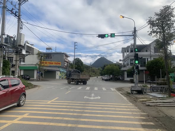 Đất nền Tân Phong Lai Châu 112m² giá 1 tỷ - Vị trí đắc địa, tiện ích xung quanh đầy đủ!