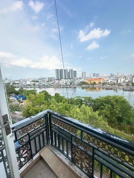 FrontHouse Tôn Thất Thuyết Quận 4 120m² giá 29 tỷ - Giảm mạnh 2 tỷ!