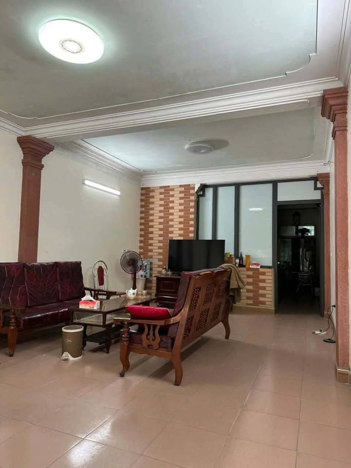 Nhà cho thuê tại đường Nguyễn Du, Vinh - 3 phòng ngủ, giá 5 triệu/tháng!