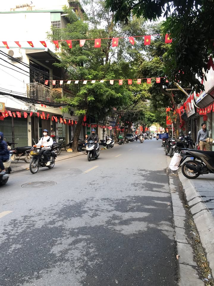 Nhà mặt phố Đường Láng Đống Đa 46m² giá 9.5 tỷ - Đầu tư sinh lời tuyệt vời!