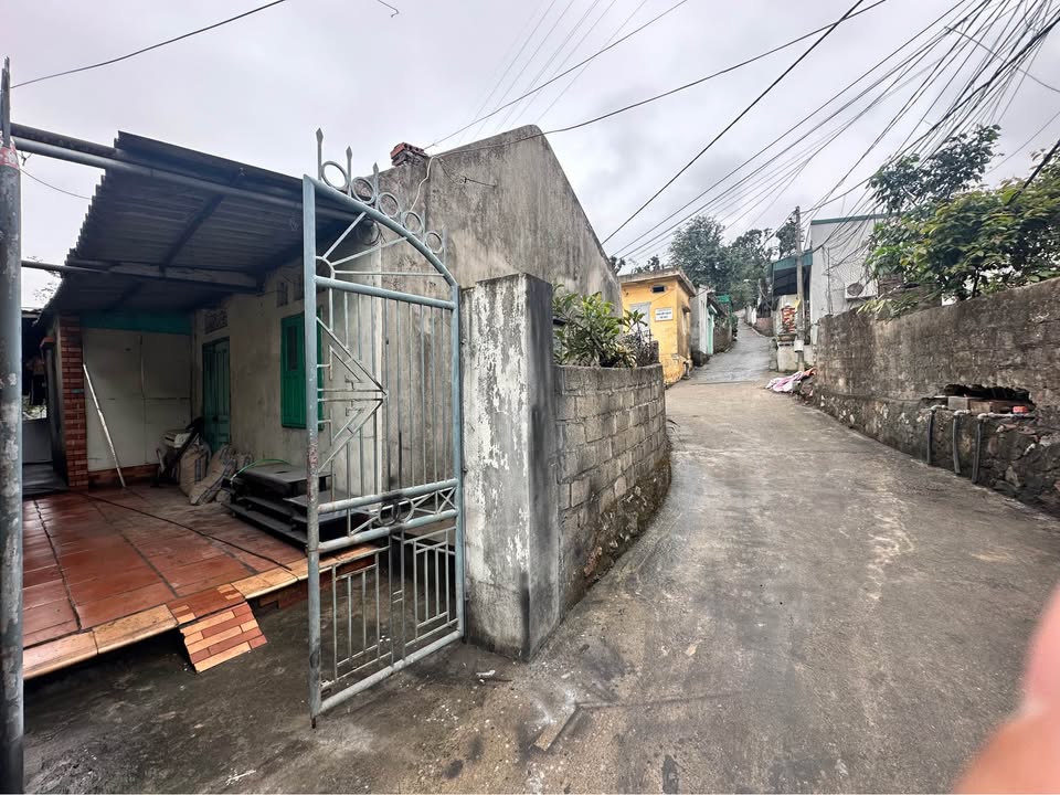 Nhà riêng Cẩm Tây 152m² giá 330 triệu - 2 mặt tiền hấp dẫn!