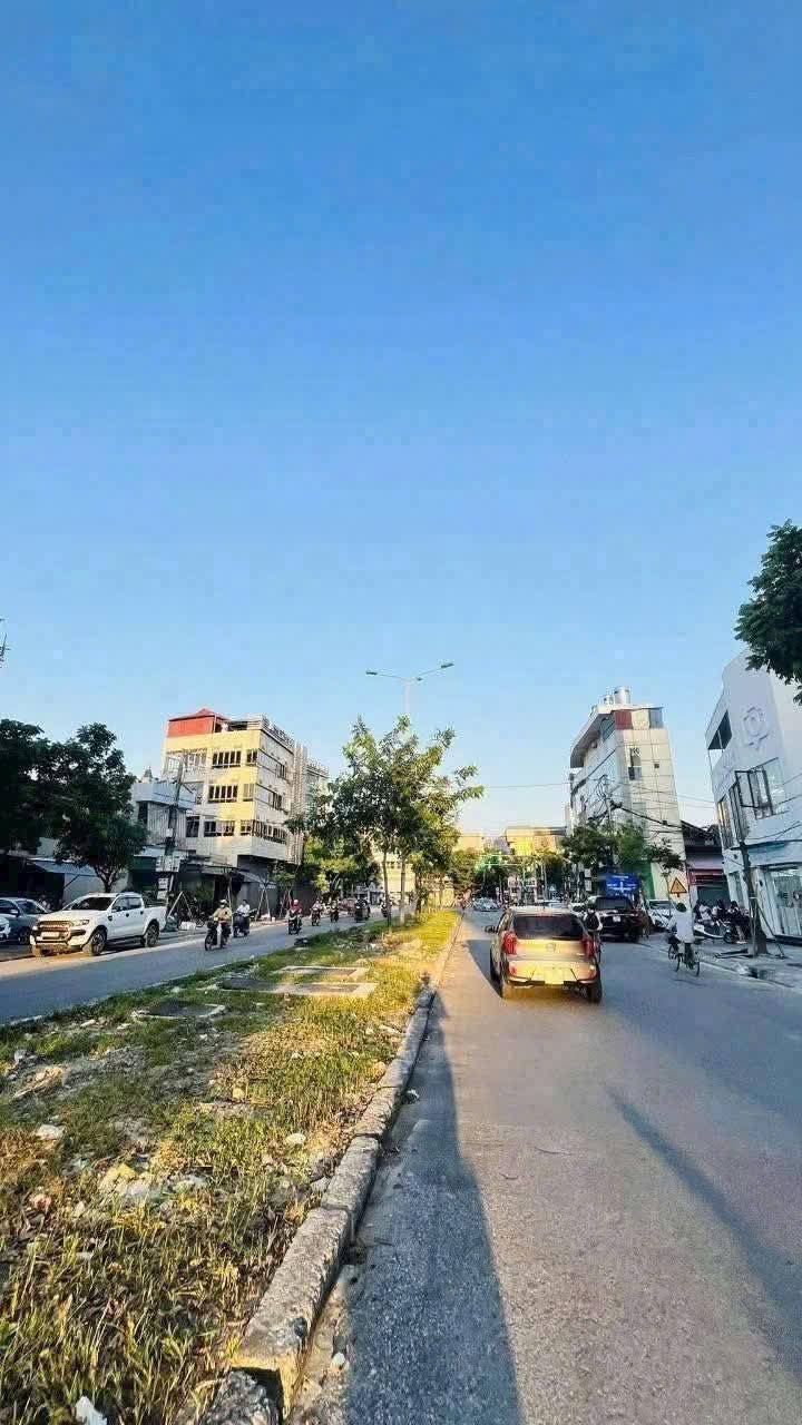 Bán đất mặt phố Nguyễn Văn Linh Hải Dương 180m² giá 20 tỷ - Vị trí kinh doanh đắc địa!