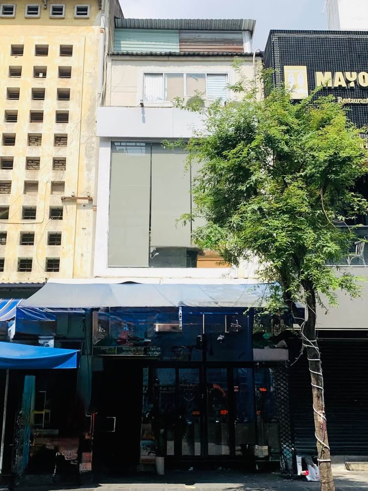 FrontHouse Đề Thám Quận 1 101m² - Cơ hội kinh doanh vàng ngay trung tâm!