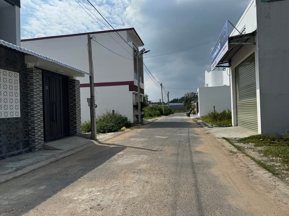 Đất nền Trà Vinh 20m² giá 2 tỷ - Thích hợp định cư sân vườn!