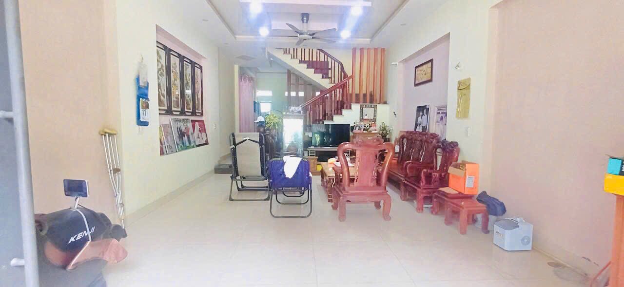 Nhà 2,5 tầng tại đường Quang Thái, Lào Cai 160m² giá chỉ 4.7 tỷ - Không thể bỏ lỡ!