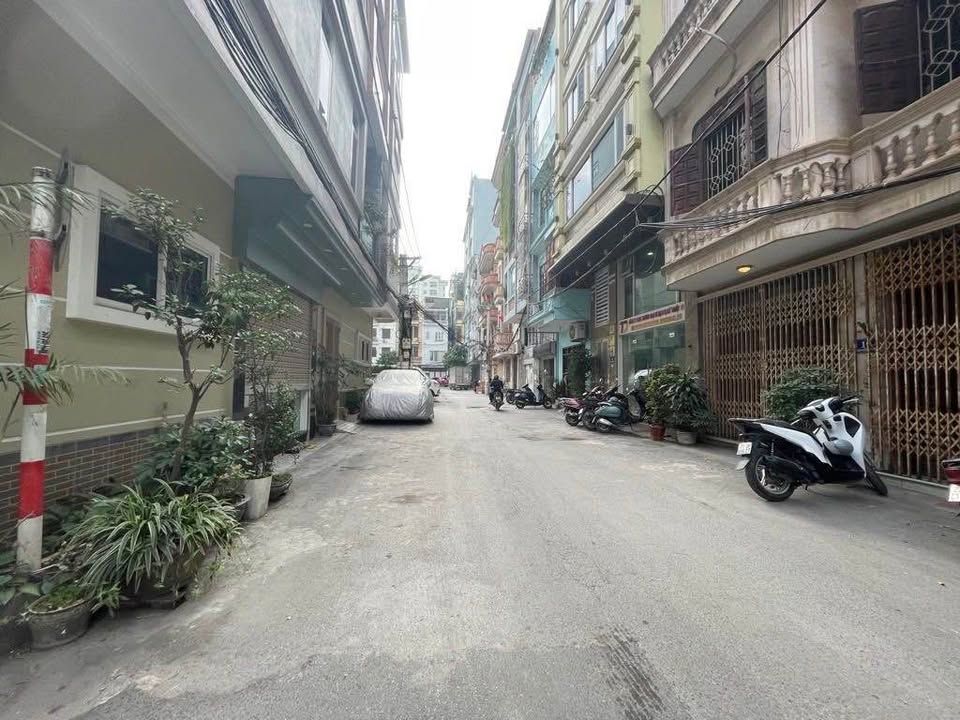 Nhà mặt tiền Nguyễn Xiển Thanh Xuân 50m² giá 22.5 tỷ - Đầu tư sinh lời ngay!