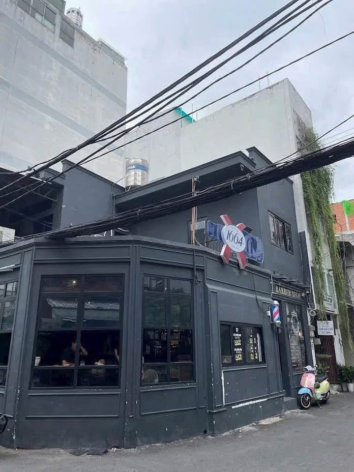 Nhà góc cho thuê đường Nguyễn Trãi, Quận 1 - Diện tích 80m², vị trí đắc địa!