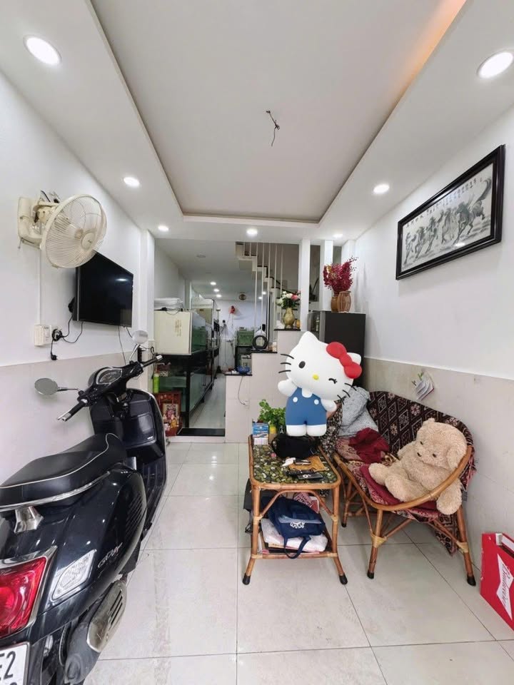 Nhà Phố Nguyễn Kiệm, Phú Nhuận 30m² giá 3.75 tỷ - Sẵn sàng vào ở ngay!