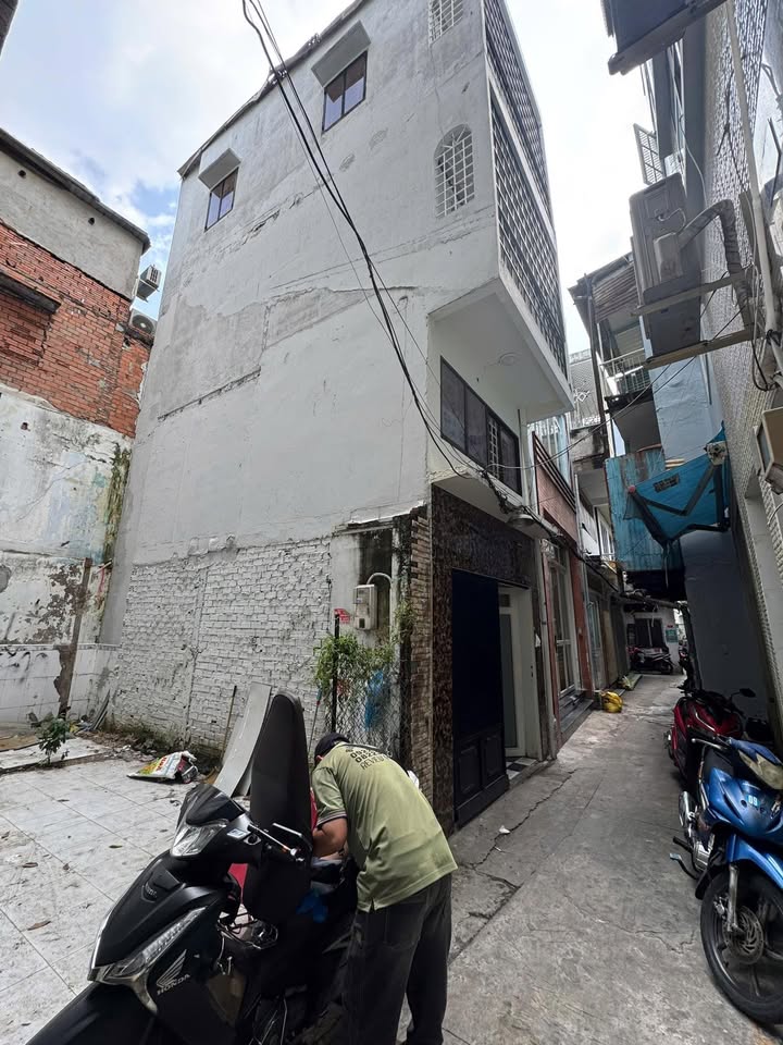 Nhà 4 tầng đường Lý Thái Tổ, Q10, 21m² giá 3.5 tỷ - Yên tĩnh, gần bệnh viện