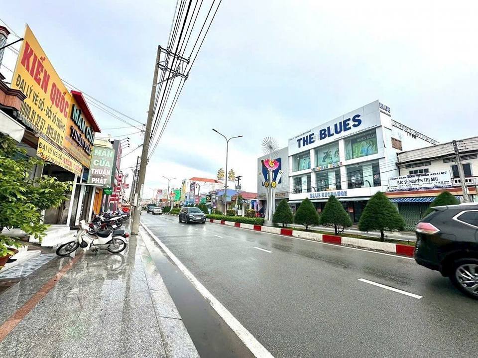 Nhà 3 Lầu Mặt Tiền Nguyễn Hữu Thọ, Bến Lức, 56.7m² Giá 5.45 Tỷ - Kinh Doanh Sầm Uất