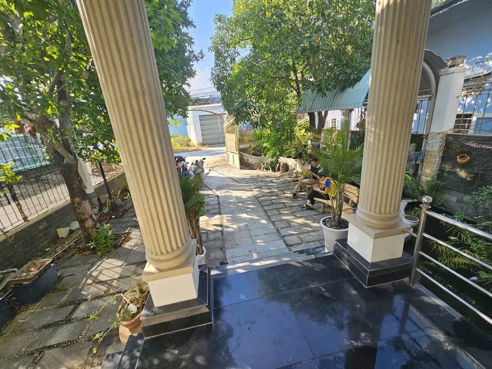 Villa sân vườn rộng 400,5m² tại Vĩnh Thạnh, Nha Trang - Thiết kế đẹp, vào ở ngay!