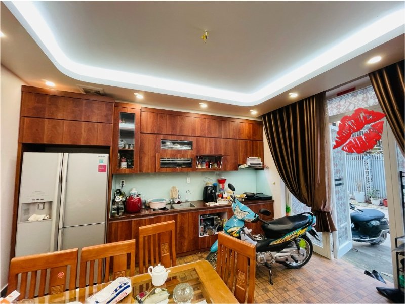 Nhà 4 tầng Quảng An, Tây Hồ 40m² giá 14 tỷ - Vị trí đắc địa gần Hồ Tây!