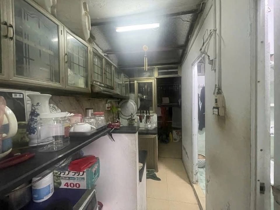 Căn hộ Tập thể Thanh Xuân Bắc 37m² giá 4.1 tỷ - Vị trí trung tâm tiện ích đa dạng!