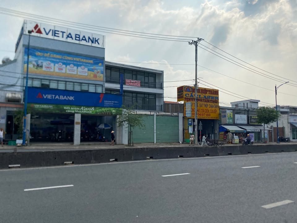 Bán Nhà 1 Tầng Mặt Tiền Đường Đặng Thúc Vịnh, 201m² giá 11 tỷ - Kinh doanh đa ngành nghề