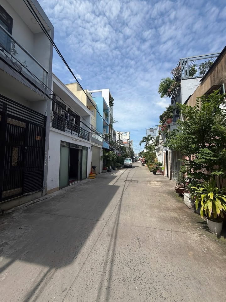 Nhà phố hẻm 310 Chiến Lược, Bình Trị Đông A 24m² giá 3.4 tỷ - Nhà mới ở ngay, tiện ích đầy đủ!